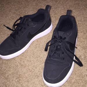 Nike black matte sneakers